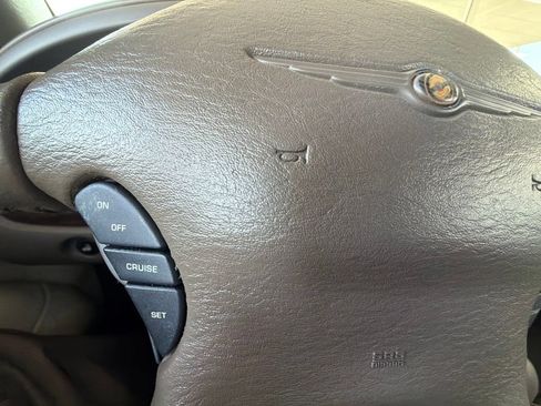 Used 2004 Chrysler Sebring Limited FWD image 33