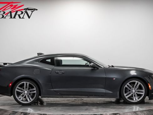 Used 2017 Chevrolet Camaro SS image 6