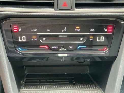 New 2026 Volkswagen Taos SE FWD image 23
