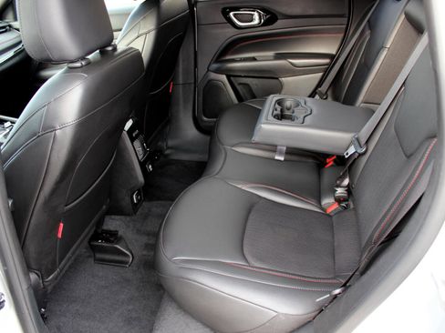 Used 2025 Jeep Compass Trailhawk image 15