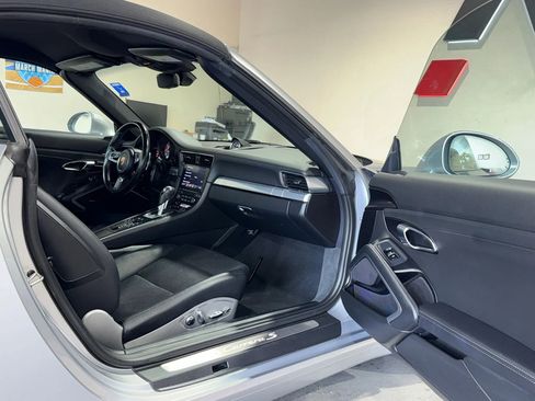 Used 2018 Porsche 911 Carrera S RWD image 24