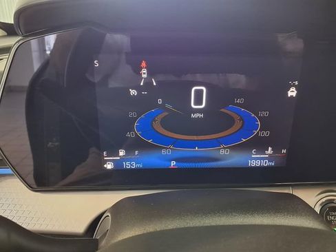 Used 2025 Chevrolet Trax LT w/ Driver Confidence Package FWD image 14
