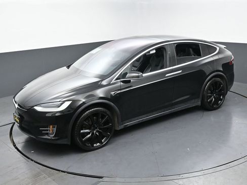 Used 2020 Tesla Model X Long Range image 44