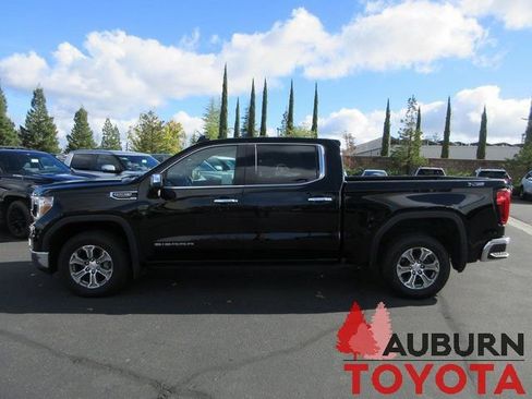 Used 2021 GMC Sierra 1500 SLT w/ X31 Off-Road Package image 11