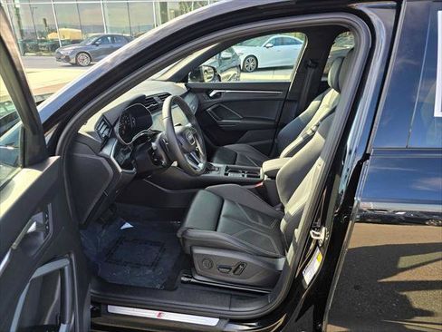 Used 2025 Audi Q3 2.0T Premium w/ Black Optic Sport Package AWD/4WD image 23