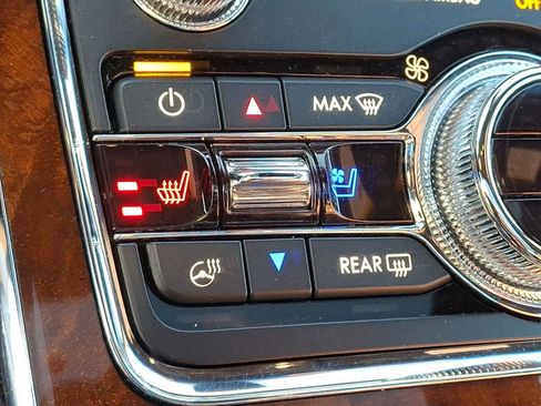 Used 2019 Lincoln Continental Reserve image 21