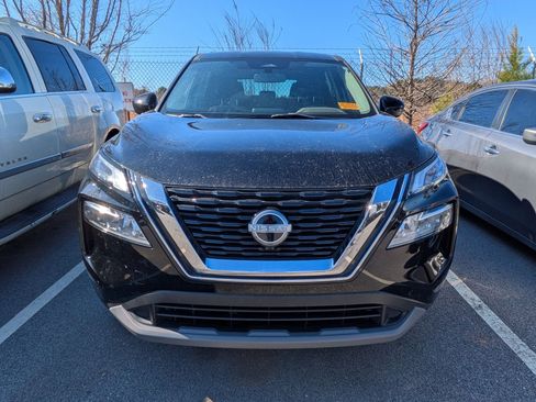 Certified 2023 Nissan Rogue SV image 2