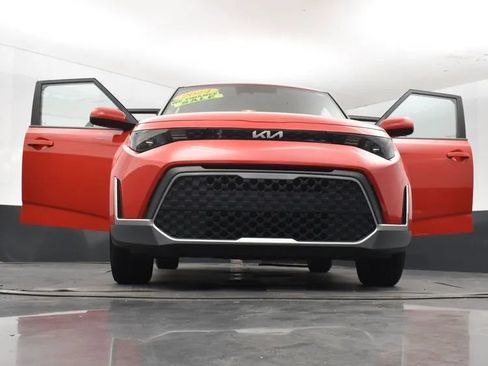 Used 2024 Kia Soul LX w/ Option Group 015 FWD image 10