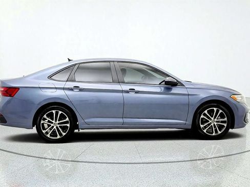 Used 2022 Volkswagen Jetta Sport FWD image 4