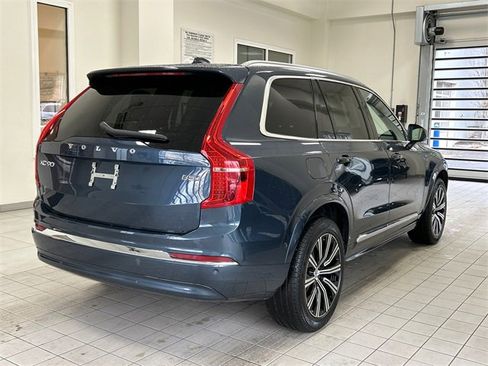 Used 2023 Volvo XC90 B5 Plus image 4