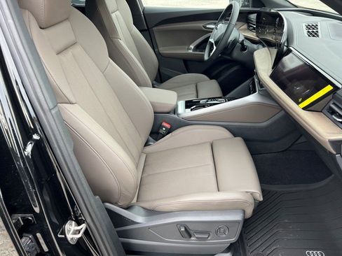 New 2025 Audi Q5 Prestige image 9