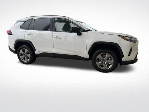 Used 2024 Toyota RAV4 LE AWD/4WD image 4