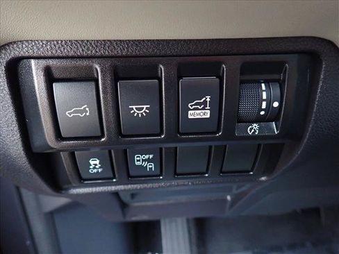 Used 2022 Subaru Ascent Limited w/ Technology Package AWD/4WD image 19