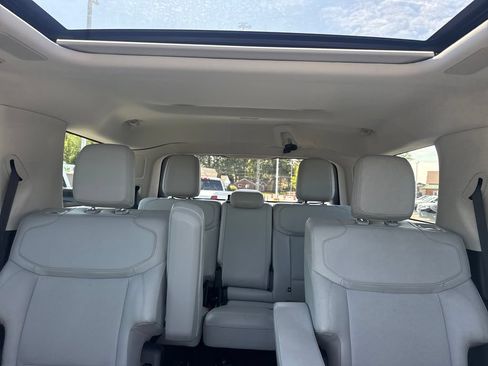 Used 2025 Ford Expedition Platinum w/ Driver's Package AWD/4WD image 41
