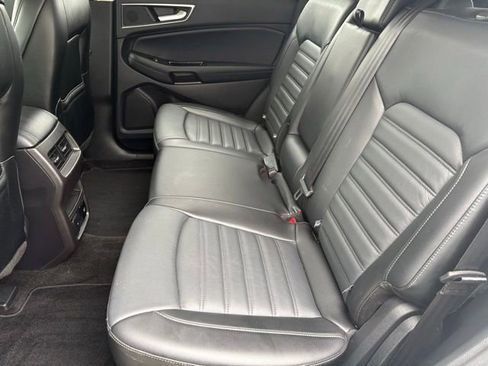 Used 2018 Ford Edge SEL w/ Equipment Group 201A FWD image 10