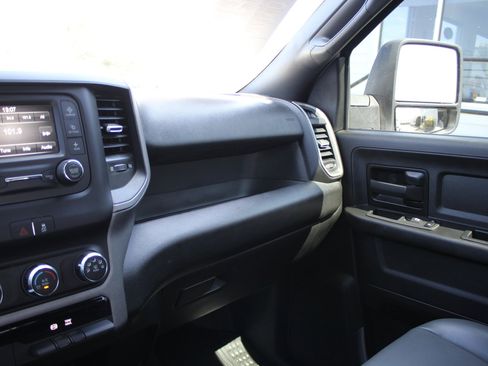 Used 2024 RAM 2500 Tradesman AWD/4WD image 33