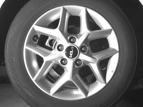 Used 2025 Kia Soul LX w/ LX Technology Package FWD image 15