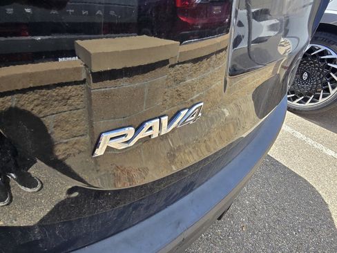 Used 2015 Toyota RAV4 XLE FWD image 12