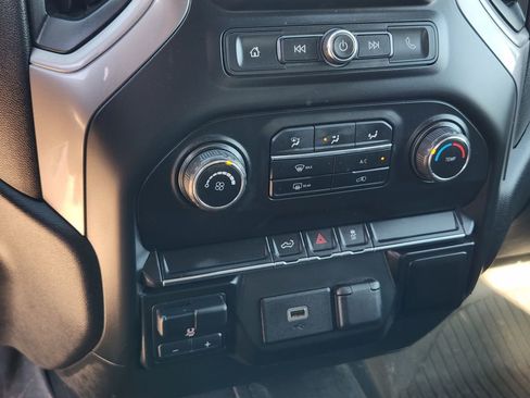 Used 2020 Chevrolet Silverado 2500 Custom w/ Custom Value Package image 22