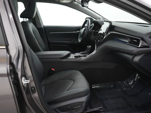 Used 2023 Toyota Camry XSE image 12