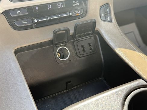 Used 2020 GMC Yukon XL SLT w/ Premium Edition image 31