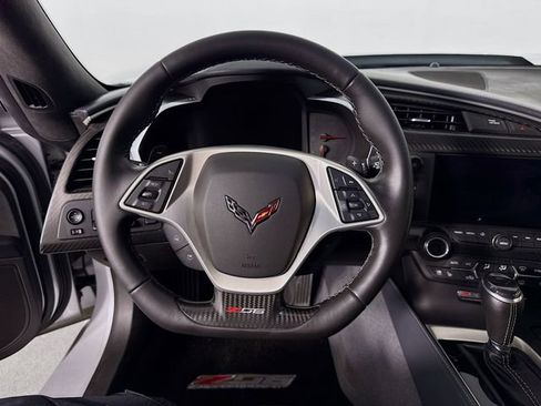 Used 2015 Chevrolet Corvette Z06 w/ 3LZ Preferred Equipment Group RWD image 12