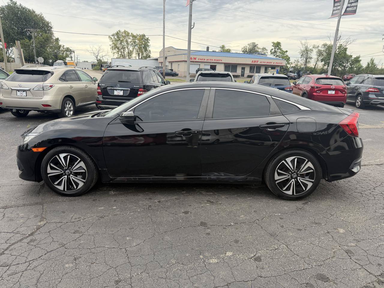 Used 2018 Honda Civic EX-L image 4