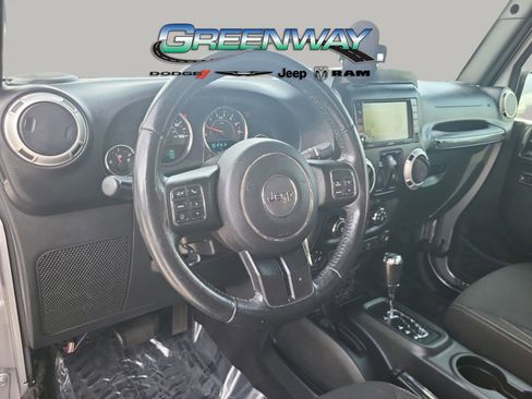 Used 2017 Jeep Wrangler Sahara w/ Connectivity Group image 13