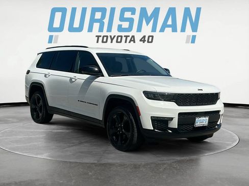 Used 2023 Jeep Grand Cherokee L Limited w/ Black Appearance Package RWD image 1