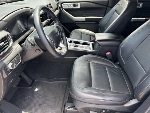 Used 2022 Ford Explorer Limited w/ Equipment Group 301A RWD image 14