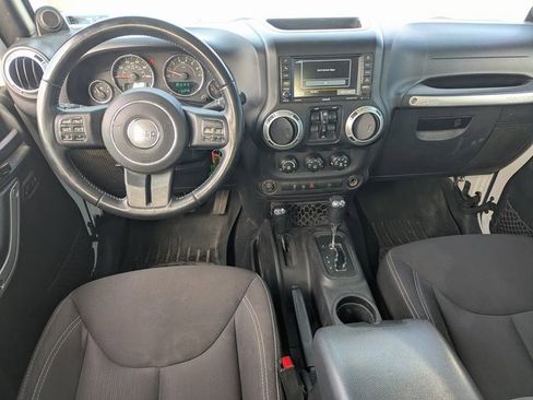 Used 2014 Jeep Wrangler Unlimited Rubicon w/ Connectivity Group image 26
