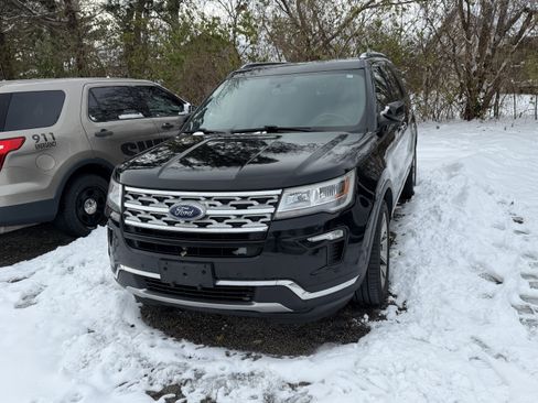 Used 2018 Ford Explorer Limited image 2