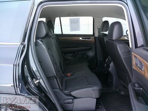 Used 2024 Volkswagen Atlas SE image 28