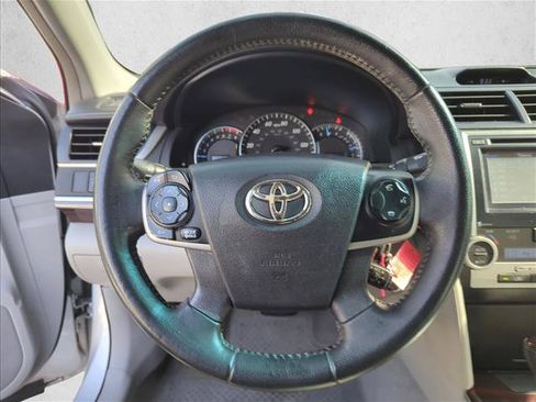 Used 2014 Toyota Camry XLE FWD image 16