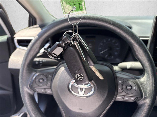 Used 2025 Toyota Corolla LE FWD image 12