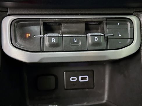 Used 2022 GMC Acadia SLE w/ Driver Convenience Package FWD image 20
