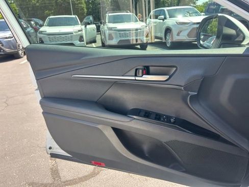 Used 2025 Toyota Camry SE w/ Convenience Package FWD image 28