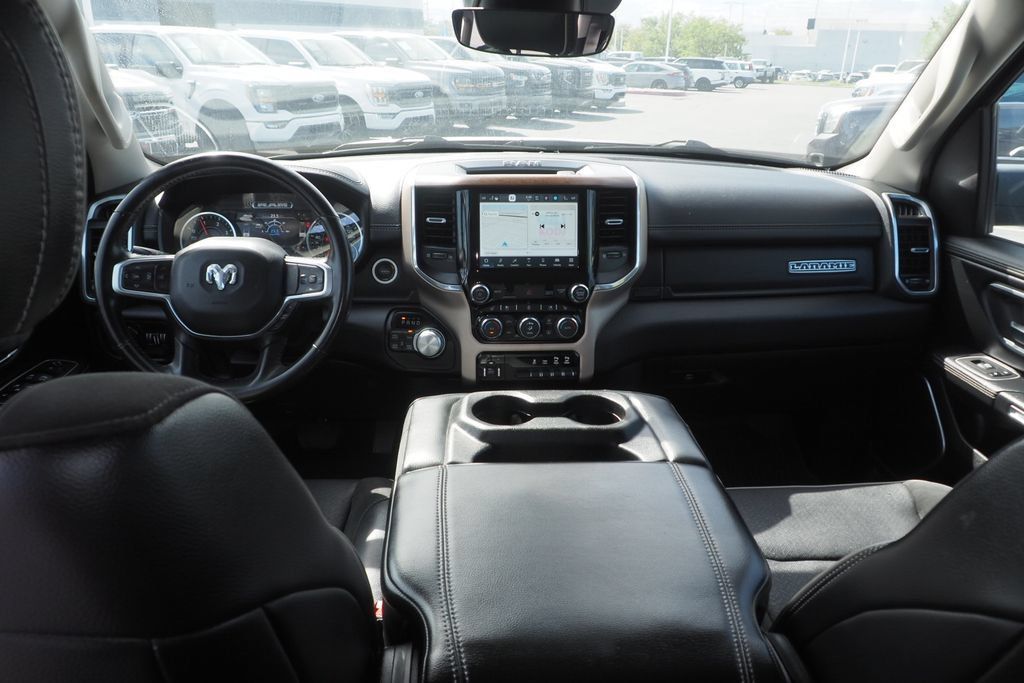 Used 2022 RAM 1500 Laramie AWD/4WD image 16