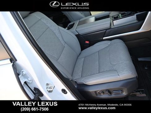 Used 2024 Toyota Sequoia Limited AWD/4WD image 21