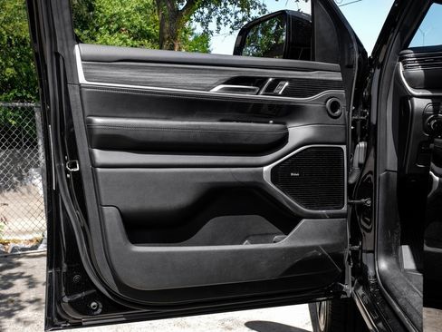 Used 2022 Jeep Wagoneer Series III w/ Premium Group I image 57