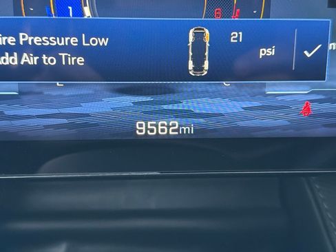 Used 2026 Chevrolet Equinox LT FWD image 9