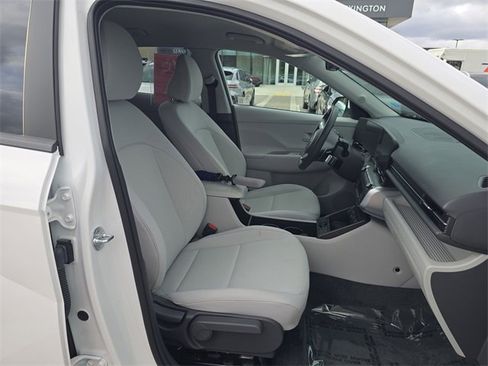Certified 2025 Hyundai Kona SEL image 23