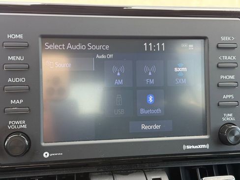 Used 2021 Toyota RAV4 XLE Premium image 9