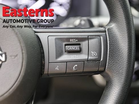 Used 2024 Nissan Rogue S AWD/4WD image 16