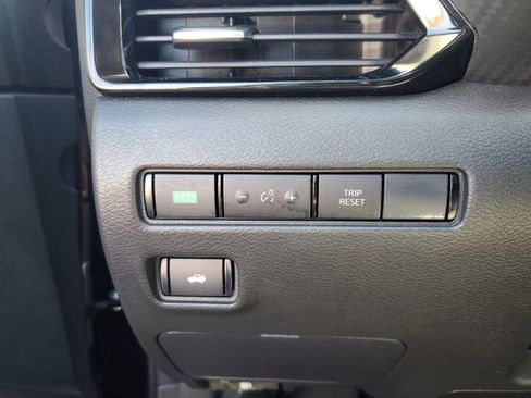 Used 2025 Nissan Sentra SV image 28