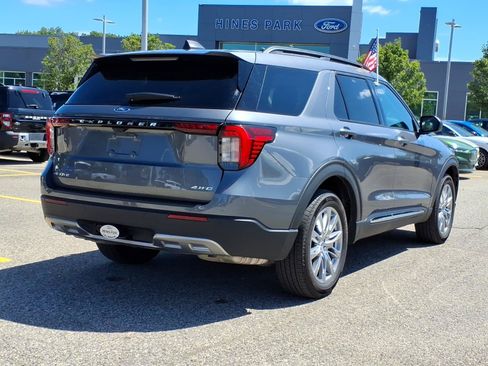 Used 2025 Ford Explorer Active w/ Active Comfort Package AWD/4WD image 7