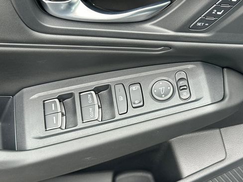 Used 2025 Honda Accord EX-L image 11