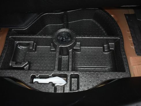 Used 2016 Lincoln MKZ Hybrid image 37