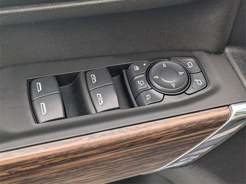 Used 2021 Chevrolet Silverado 2500 High Country w/ Technology Package image 12