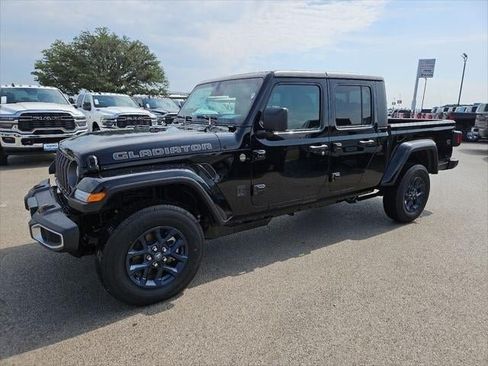 New 2026 Jeep Gladiator Sport AWD/4WD image 32